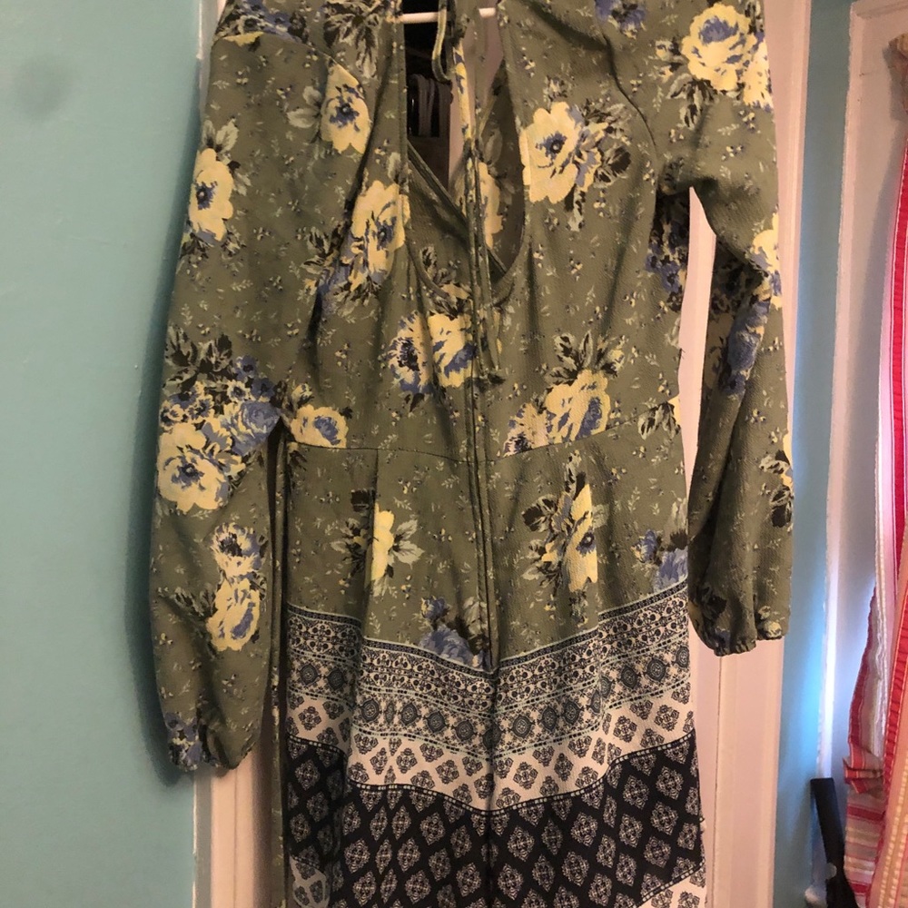 Romper - Picture 2 of 2